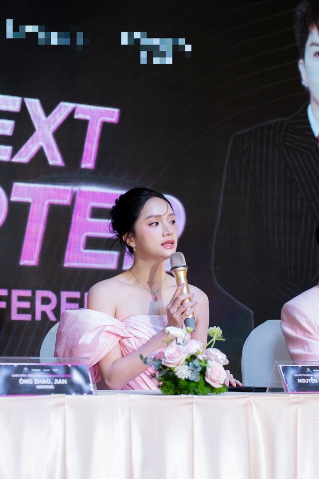 Hương Giang xuất hiện rạng rỡ tại sự kiện, lên tiếng tin đồn tiếp tục thi hoa hậu, tranh giải 1 triệu đô- Ảnh 2. Hương Giang xuất hiện rạng rỡ tại sự kiện, lên tiếng tin đồn tiếp tục thi hoa hậu, tranh giải 1 triệu đô- Ảnh 2.