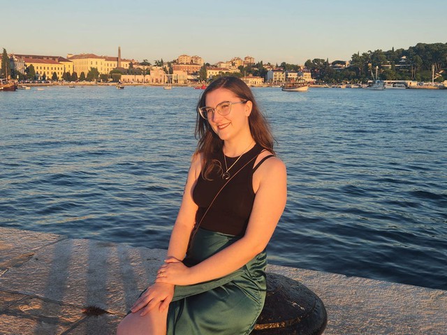 Đăng 1 bức ảnh l&ecirc;n Facebook, c&ocirc; g&aacute;i được 25 c&ocirc;ng ty mời về l&agrave;m sau 2 năm thất nghiệp- Ảnh 1.