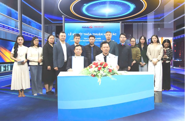 Tạp ch&iacute; Thanh ni&ecirc;n k&yacute; kết hợp t&aacute;c truyền th&ocirc;ng với C&ocirc;ng ty CP Truyền th&ocirc;ng v&agrave; Giải tr&iacute; Vicgroup- Ảnh 1.