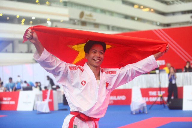 Phỏng vấn võ sĩ Việt Nam thắng Thái Lan giành HCV SEA Games: "Tổ quốc trong tim, I can do it, you can do it"- Ảnh 1.