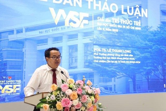 PGS.TS Lê Thanh Long báo cáo tổng quát về chủ đề diễn đàn năm nay. PGS.TS Lê Thanh Long báo cáo tổng quát về chủ đề diễn đàn năm nay.