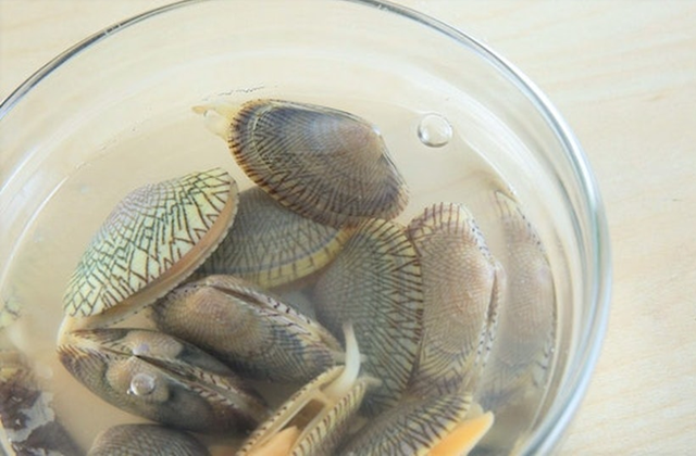 Tại sao ngao ốc đ&atilde; nhả hết c&aacute;t n&ecirc;n chờ th&ecirc;m 30 ph&uacute;t rồi mới nấu?- Ảnh 1.