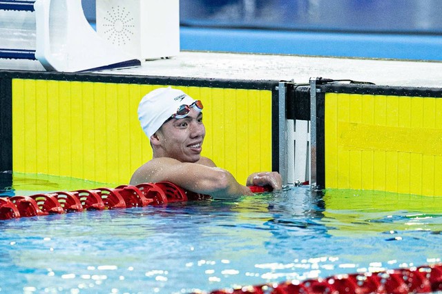"Rái cá sông Gianh" Huy Hoàng lần thứ 5 giành HCV bơi 1500m SEA Games, visual kình ngư HCB bên cạnh cũng hot không kém- Ảnh 4. "Rái cá sông Gianh" Huy Hoàng lần thứ 5 giành HCV bơi 1500m SEA Games, visual kình ngư HCB bên cạnh cũng hot không kém- Ảnh 4.