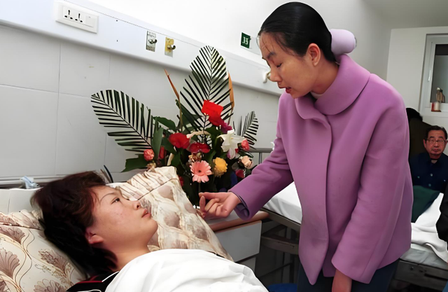 Làm giúp việc 3 năm, bà chủ cho luôn tôi cuốn sổ 500 triệu nhưng khiến tôi "khốn khổ không nói nên lời"- Ảnh 1. Làm giúp việc 3 năm, bà chủ cho luôn tôi cuốn sổ 500 triệu nhưng khiến tôi "khốn khổ không nói nên lời"- Ảnh 1.