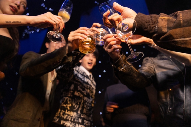 Loạt ảnh chưa được c&ocirc;ng bố b&ecirc;n trong si&ecirc;u sự kiện Louis Vuitton: HIEUTHUHAI h&aacute;t qu&aacute; t&igrave;nh v&agrave; tương t&aacute;c hiếm c&oacute; của d&agrave;n sao xịn- Ảnh 4.