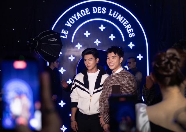 Loạt ảnh chưa được c&ocirc;ng bố b&ecirc;n trong si&ecirc;u sự kiện Louis Vuitton: HIEUTHUHAI h&aacute;t qu&aacute; t&igrave;nh v&agrave; tương t&aacute;c hiếm c&oacute; của d&agrave;n sao xịn- Ảnh 19.