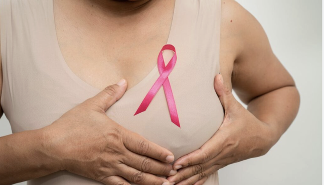 &Aacute; hậu đ&igrave;nh đ&aacute;m bất ngờ lộ diện sau 1 năm điều trị ung thư v&uacute; giai đoạn cuối, th&acirc;n h&igrave;nh gầy rộc khiến ai cũng giật m&igrave;nh- Ảnh 4.