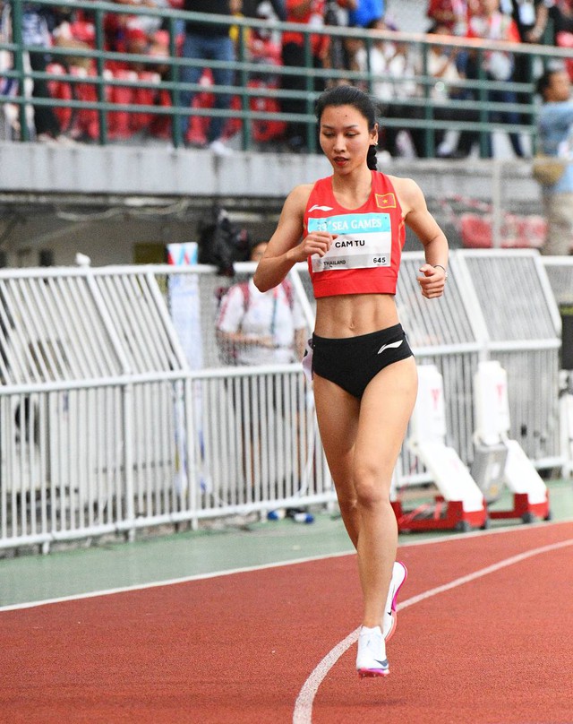 Tìm ra "nữ thần điền kinh" Việt Nam tại SEA Games: Tài năng có thừa, bụng 6 múi săn chắc, chân còn dài thẳng thắp- Ảnh 5. Tìm ra "nữ thần điền kinh" Việt Nam tại SEA Games: Tài năng có thừa, bụng 6 múi săn chắc, chân còn dài thẳng thắp- Ảnh 5.