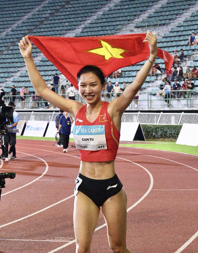 Tìm ra "nữ thần điền kinh" Việt Nam tại SEA Games: Tài năng có thừa, bụng 6 múi săn chắc, chân còn dài thẳng thắp- Ảnh 2. Tìm ra "nữ thần điền kinh" Việt Nam tại SEA Games: Tài năng có thừa, bụng 6 múi săn chắc, chân còn dài thẳng thắp- Ảnh 2.