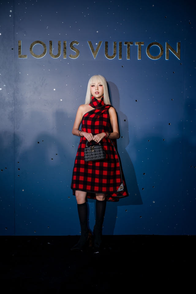 Đại tiệc cuối năm của Louis Vuitton chiếm trọn sự quan t&acirc;m của cộng đồng mạng:  D&agrave;n sao Vbiz hội tụ trong si&ecirc;u sự kiện b&ugrave;ng nổ dịp cuối năm - Ảnh 16.
