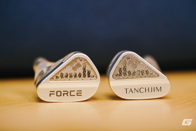 Đánh giá Tanchjim x Effect Audio Force: Cặp tai nghe kỳ lạ với 2 màng Dynamic và thiết kế "đeo chặt nhưng vẫn hở"- Ảnh 16. Đánh giá Tanchjim x Effect Audio Force: Cặp tai nghe kỳ lạ với 2 màng Dynamic và thiết kế "đeo chặt nhưng vẫn hở"- Ảnh 16.