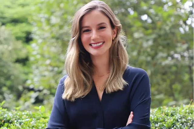 Đây là cô gái vừa vượt mặt Taylor Swift- Ảnh 1. Đây là cô gái vừa vượt mặt Taylor Swift- Ảnh 1.