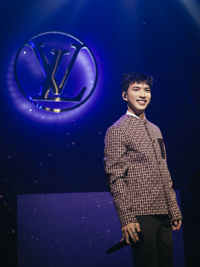 Loạt ảnh chưa được c&ocirc;ng bố b&ecirc;n trong si&ecirc;u sự kiện Louis Vuitton: HIEUTHUHAI h&aacute;t qu&aacute; t&igrave;nh v&agrave; tương t&aacute;c hiếm c&oacute; của d&agrave;n sao xịn- Ảnh 8.