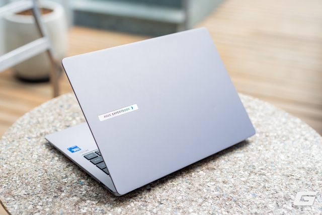 Trải nghiệm ASUS ExpertBook P5: Đẹp bền chuẩn doanh nghiệp, thêm nhiều tính năng AI thông minh phục vụ công việc, giá chưa đến 30 triệu- Ảnh 1. Trải nghiệm ASUS ExpertBook P5: Đẹp bền chuẩn doanh nghiệp, thêm nhiều tính năng AI thông minh phục vụ công việc, giá chưa đến 30 triệu- Ảnh 1.