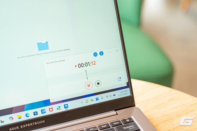 Trải nghiệm ASUS ExpertBook P5: Đẹp bền chuẩn doanh nghiệp, thêm nhiều tính năng AI thông minh phục vụ công việc, giá chưa đến 30 triệu- Ảnh 5. Trải nghiệm ASUS ExpertBook P5: Đẹp bền chuẩn doanh nghiệp, thêm nhiều tính năng AI thông minh phục vụ công việc, giá chưa đến 30 triệu- Ảnh 5.