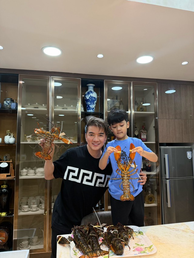 Đàm Vĩnh Hưng ở nhà thuê sau khi bán biệt thự trăm tỷ ở TP.HCM- Ảnh 3. Đàm Vĩnh Hưng ở nhà thuê sau khi bán biệt thự trăm tỷ ở TP.HCM- Ảnh 3.