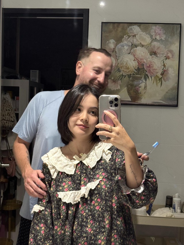 Trai T&acirc;y chuyển 1 tỷ cho mẹ đơn th&acirc;n Việt để "cọc vợ" sau 3 ng&agrave;y nhắn tin: H&ocirc;n nh&acirc;n lạ l&ugrave;ng- Ảnh 5.