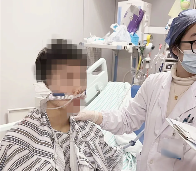 Bé trai 12 tuổi "phổi trắng xóa” chỉ sau 1 ngày mắc cúm: Cách phát hiện sớm cúm nặng ở trẻ- Ảnh 2. Bé trai 12 tuổi "phổi trắng xóa” chỉ sau 1 ngày mắc cúm: Cách phát hiện sớm cúm nặng ở trẻ- Ảnh 2.