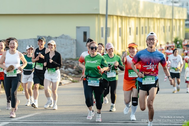 Herbalife Việt Nam đồng h&agrave;nh c&ugrave;ng giải Tiền Phong Half Marathon 2025 tại Th&agrave;nh phố Hồ Ch&iacute; Minh để khuyến kh&iacute;ch lối sống năng động, l&agrave;nh mạnh trong cộng đồng- Ảnh 2.
