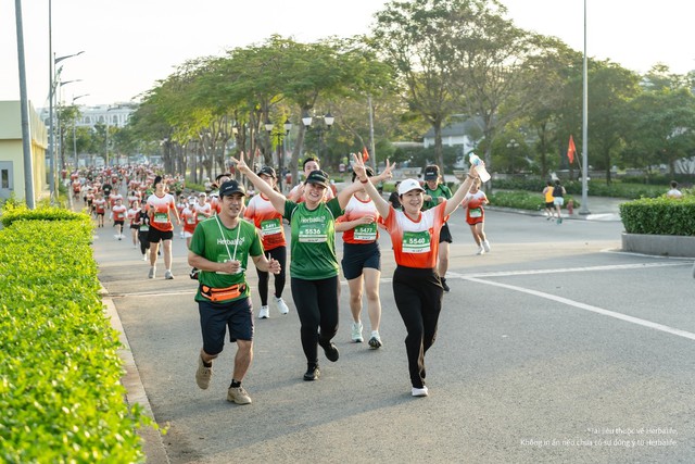 Herbalife Việt Nam đồng h&agrave;nh c&ugrave;ng giải Tiền Phong Half Marathon 2025 tại Th&agrave;nh phố Hồ Ch&iacute; Minh để khuyến kh&iacute;ch lối sống năng động, l&agrave;nh mạnh trong cộng đồng- Ảnh 3.