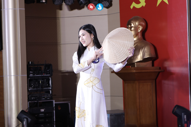 HÀNH TRÌNH TỎA SÁNG CỦA NỮ SINH NGOẠI THƯƠNG TẠI VÒNG SƠ KHẢO BEAUTY & CHARM 2025
- Ảnh 4. HÀNH TRÌNH TỎA SÁNG CỦA NỮ SINH NGOẠI THƯƠNG TẠI VÒNG SƠ KHẢO BEAUTY & CHARM 2025
- Ảnh 4.