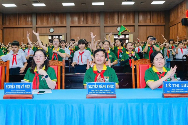 Lễ tổng kết h&agrave;nh tr&igrave;nh &ldquo;Em y&ecirc;u Tổ quốc Việt Nam&rdquo; năm 2025 v&agrave; chương tr&igrave;nh &ldquo;Thắp s&aacute;ng ước mơ thiếu nhi Việt Nam&rdquo; &ndash;  Giao lưu với thiếu nhi x&atilde; Đất Đỏ- Ảnh 3.