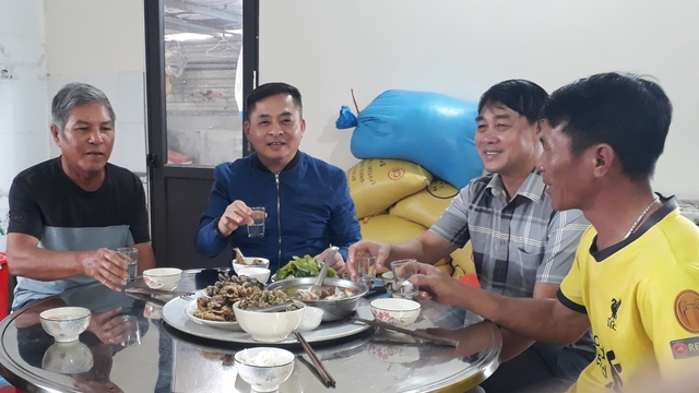 Ngỡ ngàng sắc biển, tình người trên đảo Cái Chiên- Ảnh 5. Ngỡ ngàng sắc biển, tình người trên đảo Cái Chiên- Ảnh 5.