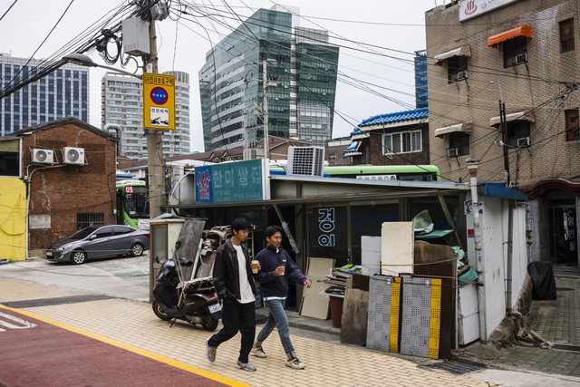 Một thế hệ vô hình- Ảnh 1. Một thế hệ vô hình- Ảnh 1.