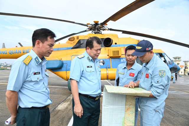 Lặng thầm canh trời, ki&ecirc;u h&atilde;nh Anh h&ugrave;ng- Ảnh 2.