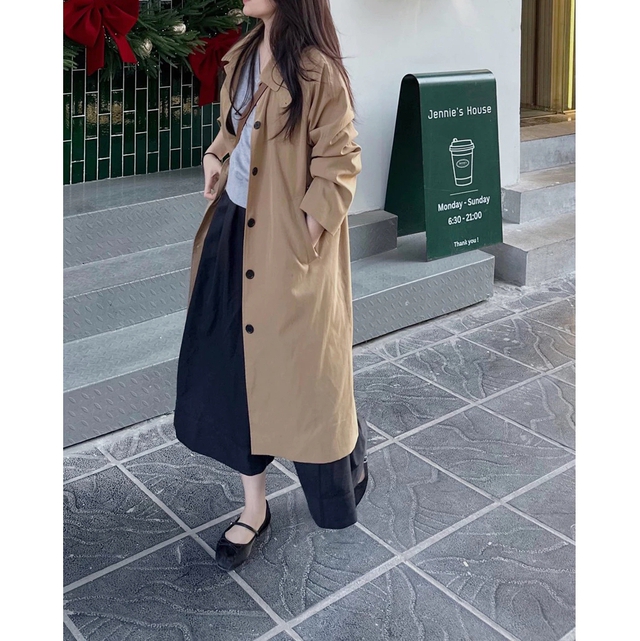 Đ&ocirc;ng n&agrave;y muốn "sang lấn &aacute;t", cứ combo &aacute;o kho&aacute;c d&aacute;ng d&agrave;i + quần m&agrave; diện: Vừa giấu d&aacute;ng đỉnh cao, vừa c&oacute; kh&iacute; chất "người phụ nữ th&agrave;nh đạt"- Ảnh 9.