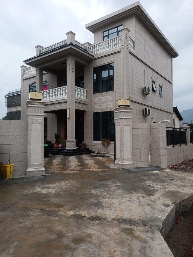 Chi hơn 600 triệu sửa nh&agrave; cho bố mẹ, con g&aacute;i chết lặng nghe c&ocirc;ng bố di ch&uacute;c- Ảnh 1.