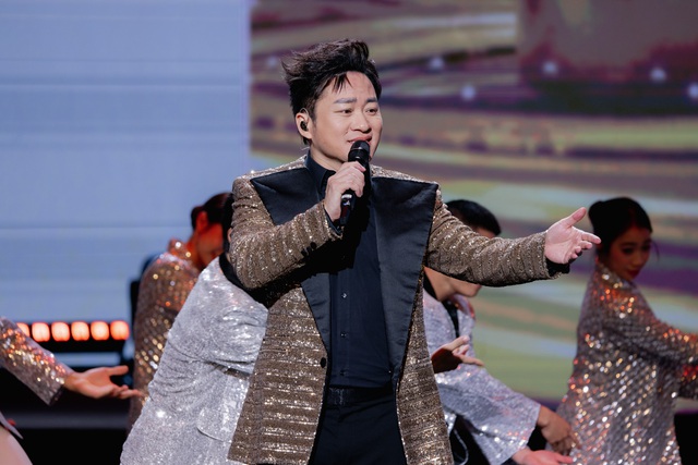 T&ugrave;ng Dương: "T&ocirc;i g&aacute;c lại những g&igrave; thuộc về c&aacute; nh&acirc;n để thăng hoa với mọi người d&acirc;n Việt Nam"- Ảnh 3.