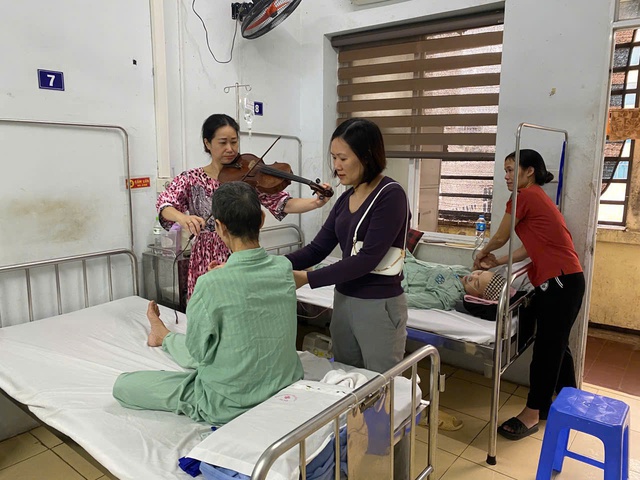 Hành trình "chạm" vào linh hồn từ âm nhạc đến ẩm thực trong Không gian nghệ thuật “Hoàn Nguyên” - Ảnh 4. Hành trình "chạm" vào linh hồn từ âm nhạc đến ẩm thực trong Không gian nghệ thuật “Hoàn Nguyên” - Ảnh 4.