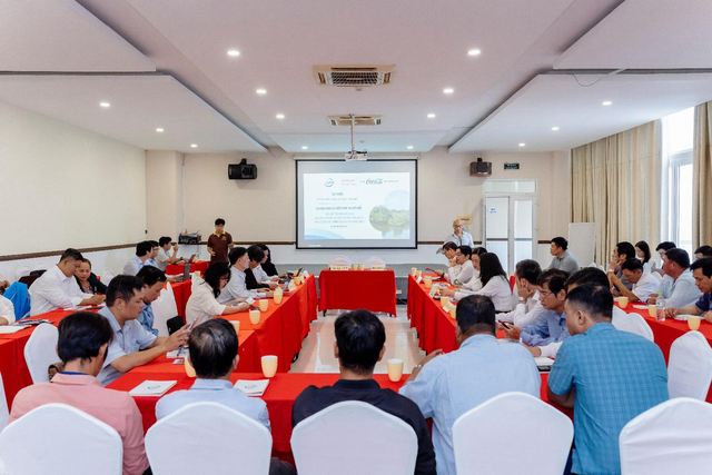 Nuôi tôm tuần hoàn gắn với phục hồi rừng ngập mặn: Hướng đi mới cho vùng ven biển- Ảnh 1.