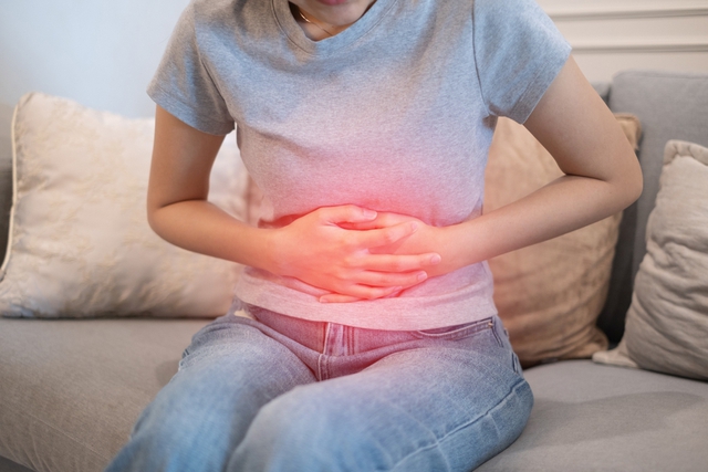 Nữ Tiktoker 27 tuổi qua đời v&igrave; chứng teo dạ d&agrave;y, l&uacute;c cuối đời chỉ c&ograve;n 17,5 kg: Mọi chuyện bắt đầu từ ho&agrave;n cảnh gia đ&igrave;nh- Ảnh 3.