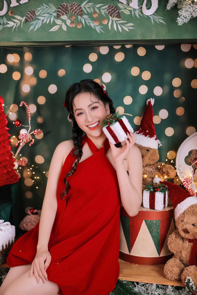 Nhan sắc nữ nghệ sĩ là viện trưởng, cưới chồng học trò kém 11 tuổi, sở hữu nhà trăm tỷ ở TP.HCM- Ảnh 2. Nhan sắc nữ nghệ sĩ là viện trưởng, cưới chồng học trò kém 11 tuổi, sở hữu nhà trăm tỷ ở TP.HCM- Ảnh 2.