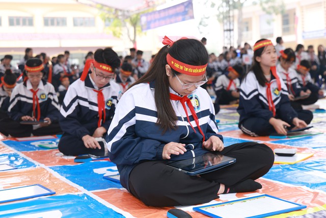 Bồi đắp tri thức, khơi dậy t&igrave;nh y&ecirc;u biển, đảo cho học sinh x&atilde; Tam Hưng- Ảnh 4.