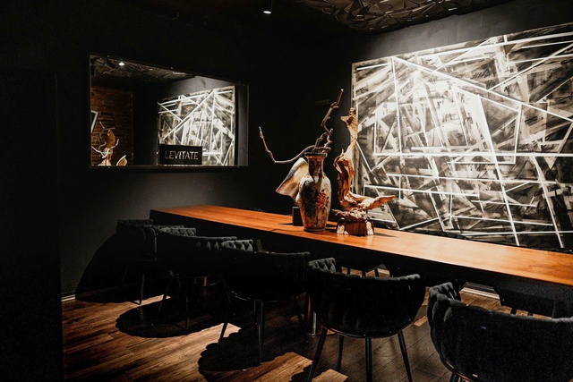 Khi ẩm thực trở thành cầu nối văn hóa: Hành trình của đầu bếp gốc Việt đầu tiên Christian Chu đạt sao Michelin tại Cộng hòa Séc- Ảnh 4. Khi ẩm thực trở thành cầu nối văn hóa: Hành trình của đầu bếp gốc Việt đầu tiên Christian Chu đạt sao Michelin tại Cộng hòa Séc- Ảnh 4.