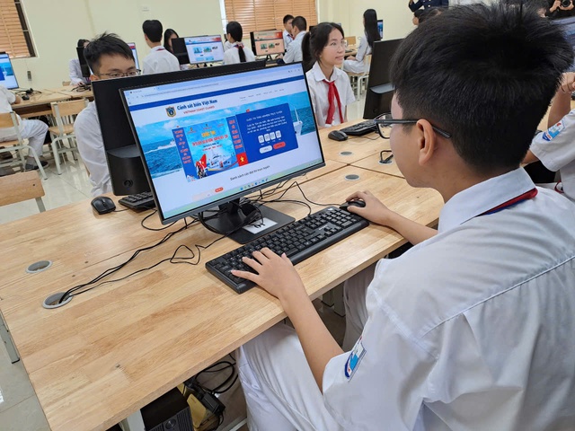 Hải đo&agrave;n 11 Cảnh s&aacute;t biển nhiều hoạt động s&ocirc;i nổi ch&agrave;o mừng kỷ niệm 81 năm Ng&agrave;y th&agrave;nh lập Qu&acirc;n đội Nh&acirc;n d&acirc;n Việt Nam- Ảnh 2.