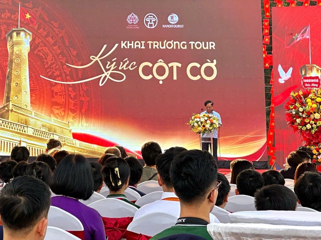 Tour &ldquo;K&yacute; ức Cột cờ&rdquo; kh&ocirc;ng đơn thuần l&agrave; một chuyến tham quan, m&agrave; c&ograve;n l&agrave; h&agrave;nh tr&igrave;nh đ&aacute;nh thức k&yacute; ức - Ảnh 3.