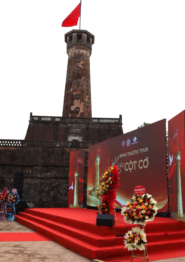Tour &ldquo;K&yacute; ức Cột cờ&rdquo; kh&ocirc;ng đơn thuần l&agrave; một chuyến tham quan, m&agrave; c&ograve;n l&agrave; h&agrave;nh tr&igrave;nh đ&aacute;nh thức k&yacute; ức - Ảnh 4.