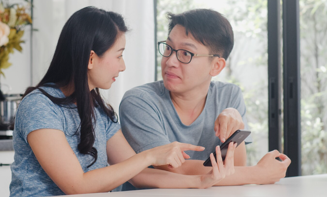 Mẹ vợ đột ngột lên chơi và hoảng hốt khi nhìn mâm thức ăn con gái và con rể vừa nấu xong- Ảnh 1. Mẹ vợ đột ngột lên chơi và hoảng hốt khi nhìn mâm thức ăn con gái và con rể vừa nấu xong- Ảnh 1.