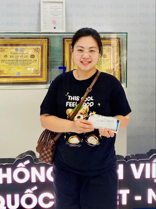 C&ocirc; g&aacute;i vượt 7.500km từ &Uacute;c về Việt Nam mổ cận, nhiều người kh&ocirc;ng biết c&ocirc;ng nghệ &ldquo;x&oacute;a cận&rdquo; nước ta đ&atilde; đạt đến mức n&agrave;y!- Ảnh 1.