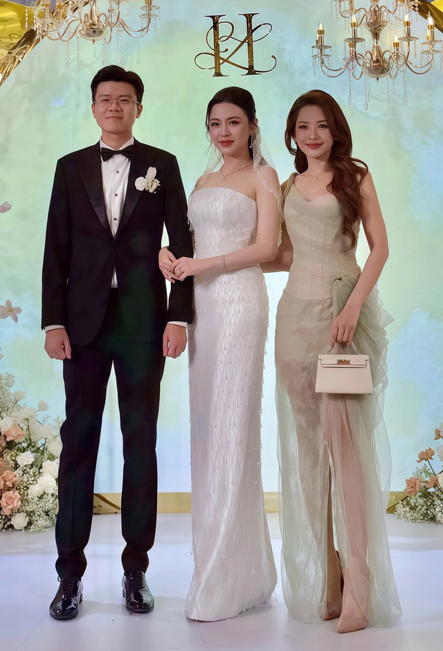 Hai nàng dâu nhà họ Phan: Mỗi người một phong cách, khí chất hào môn tỏa sáng vì quá tinh tế- Ảnh 5.