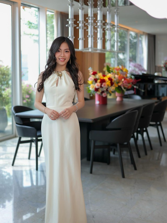 Hai nàng dâu nhà họ Phan: Mỗi người một phong cách, khí chất hào môn tỏa sáng vì quá tinh tế- Ảnh 4.