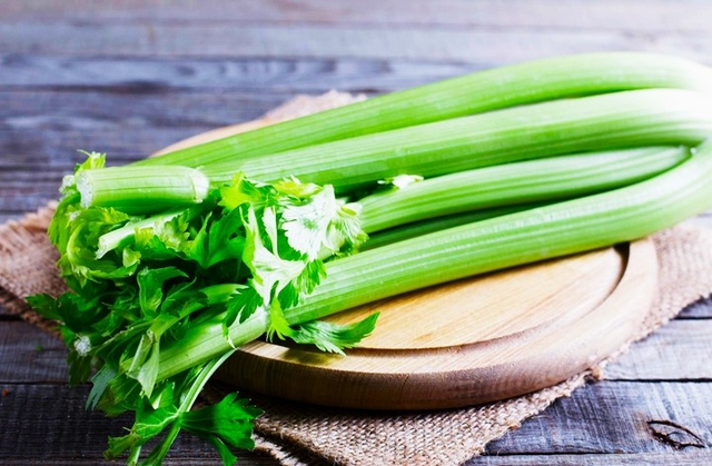 Sau 40 tuổi, chị em cứ ăn 5 thực phẩm n&agrave;y th&igrave; chẳng mấy m&agrave; đốt ch&aacute;y chất b&eacute;o, điều h&ograve;a kh&iacute; huyết, lại c&oacute; da đẹp nhờ gi&agrave;u collagen- Ảnh 1.