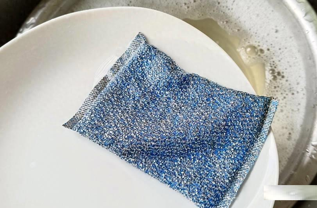 Rửa b&aacute;t kiểu n&agrave;y chẳng kh&aacute;c n&agrave;o &ldquo;ăn thuốc độc&rdquo;: 4 th&oacute;i quen sai lầm m&agrave; rất nhiều gia đ&igrave;nh đang mắc phải- Ảnh 3.