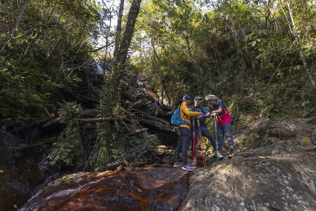 Garmin fēnix 8 MicroLED và hành trình chinh phục Ky Quan San: Khi chiếc đồng hồ trở thành "bản đồ sống" trên độ cao 3.046m- Ảnh 4.