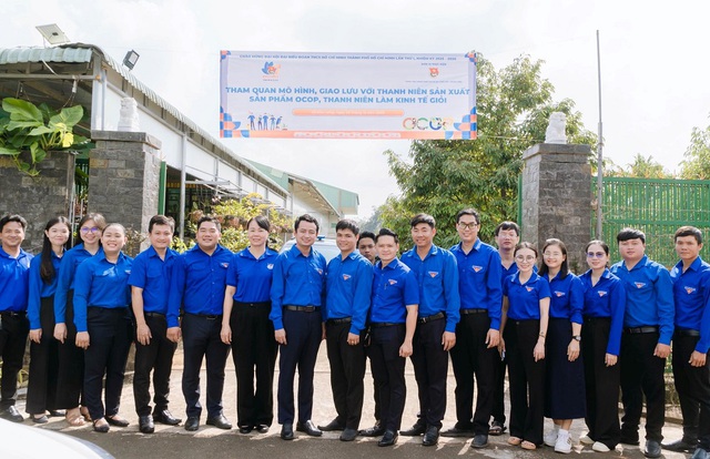 T&ocirc;n vinh &ldquo;Hoa của đất&rdquo; lan tỏa kh&aacute;t vọng l&agrave;m gi&agrave;u từ n&ocirc;ng th&ocirc;n- Ảnh 2.