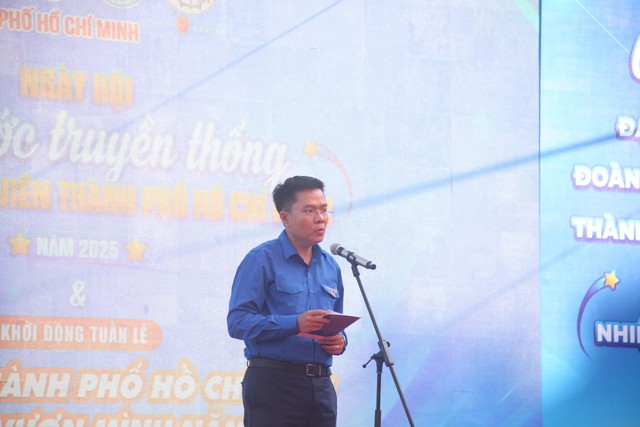 Đồng ch&iacute; Nguyễn Đăng Khoa - PBT Th&agrave;nh Đo&agrave;n ph&aacute;t biểu khai mạc Ng&agrave;y hội.